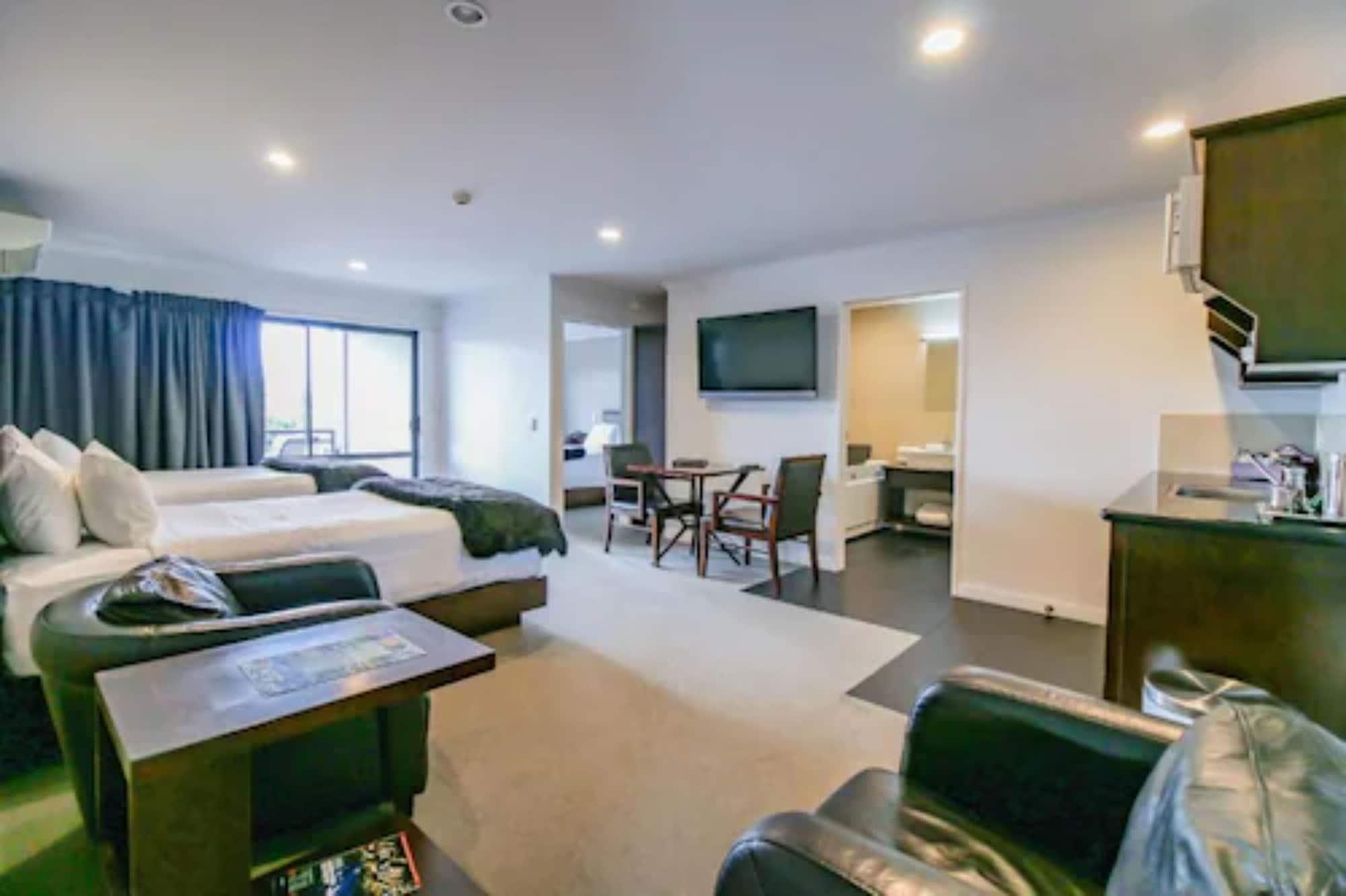 Aotea Motor Lodge Whanganui Exterior foto A typical studio apartment