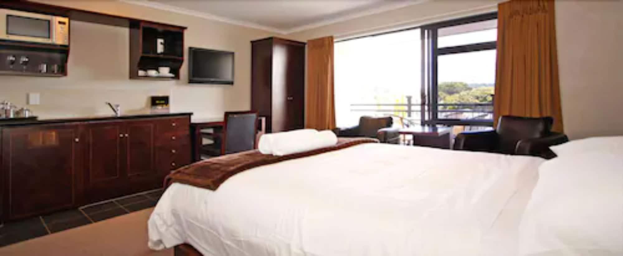 Aotea Motor Lodge Whanganui Exterior foto A typical hotel room