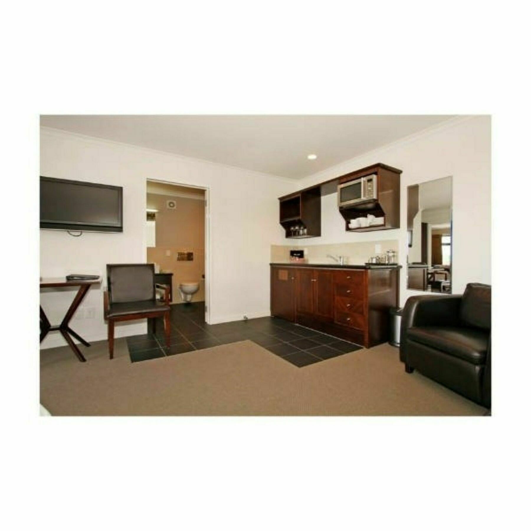 Aotea Motor Lodge Whanganui Exterior foto A typical studio apartment