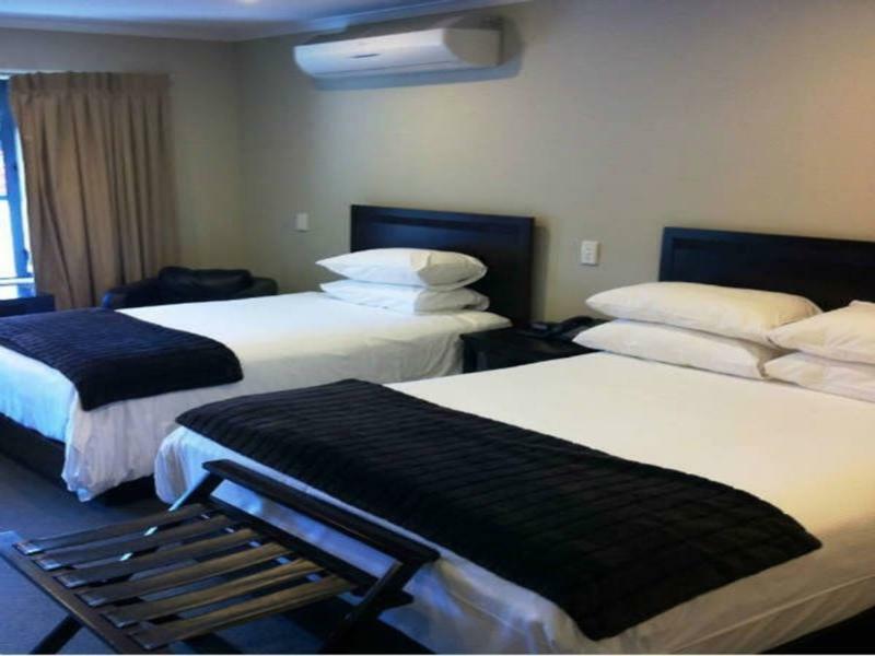 Aotea Motor Lodge Whanganui Exterior foto A room at the hotel